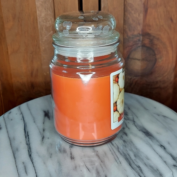 Pumpkin Amber Candle - Picture 10 of 12